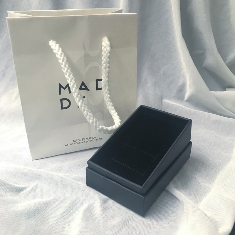Dịch vụ gói quà / Hộp quà đen / Túi quà / Madde