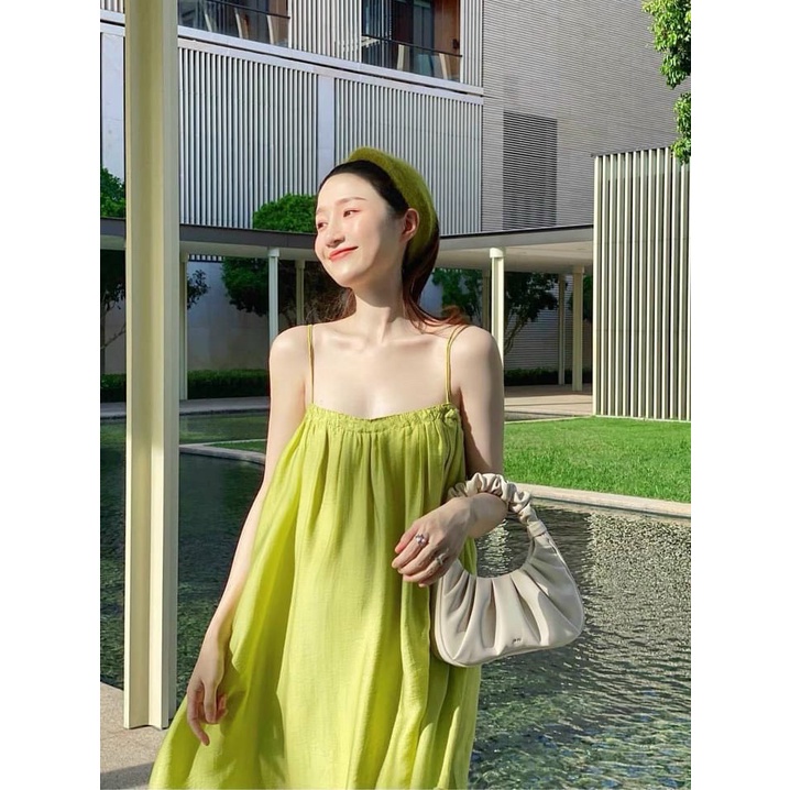 Đầm maxi 2 dây chun ngực dáng dài màu xanh cốm cực trend kèm turban | BigBuy360 - bigbuy360.vn