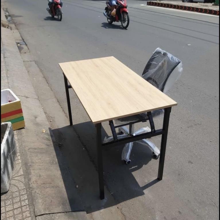 Bàn làm việc gấp gọn văn phòng giá rẻ khung sắt sơn tĩnh điện chống gĩ hiện đại Trường Mai