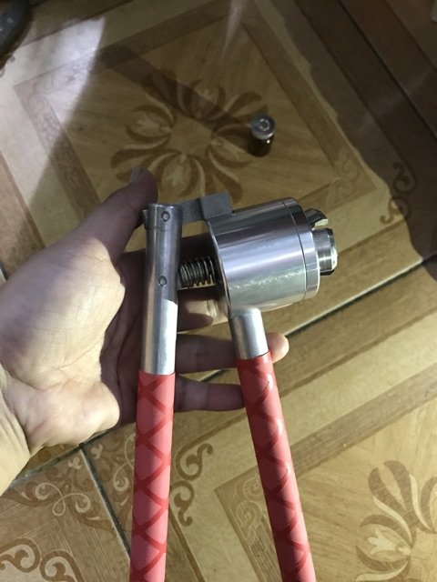 Kìm dập nắp chai lọ chiết- bán kính 20mm