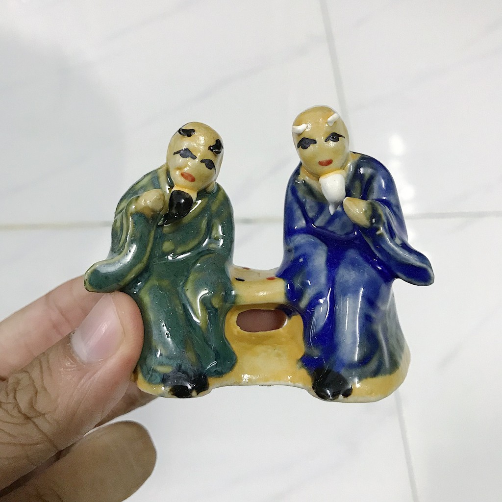 HAI ÔNG ĐÁNH CỜ TRANG TRÍ HỒ CÁ NON BỘ DÀI 8CM RỘNG 4CM CAO 7CM