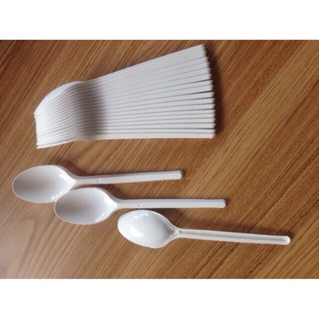 100 chiếc thìa nhựa dùng 1 lần