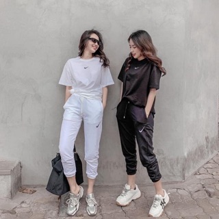 Set bộ quần bo gấu jogger áo phom rộng thêu hình lưỡi liềm