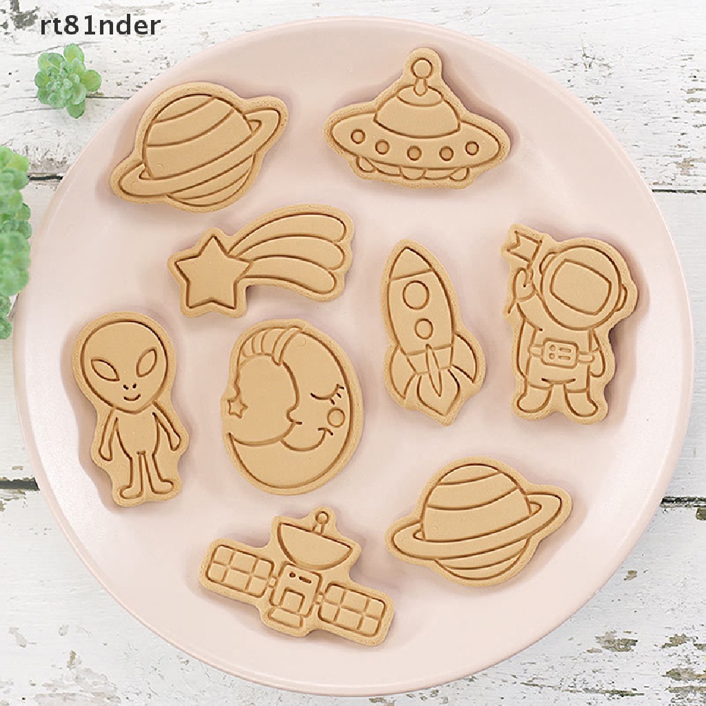 Bộ 8 Khuôn Cắt Bánh Quy Hình Phi Hành Gia Hoạt Hình 3D