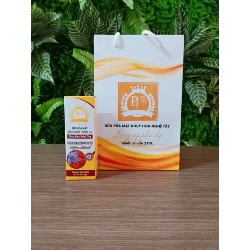 sữa rửa mặt ngừa mụn nhụy hoa nghệ tây | BigBuy360 - bigbuy360.vn