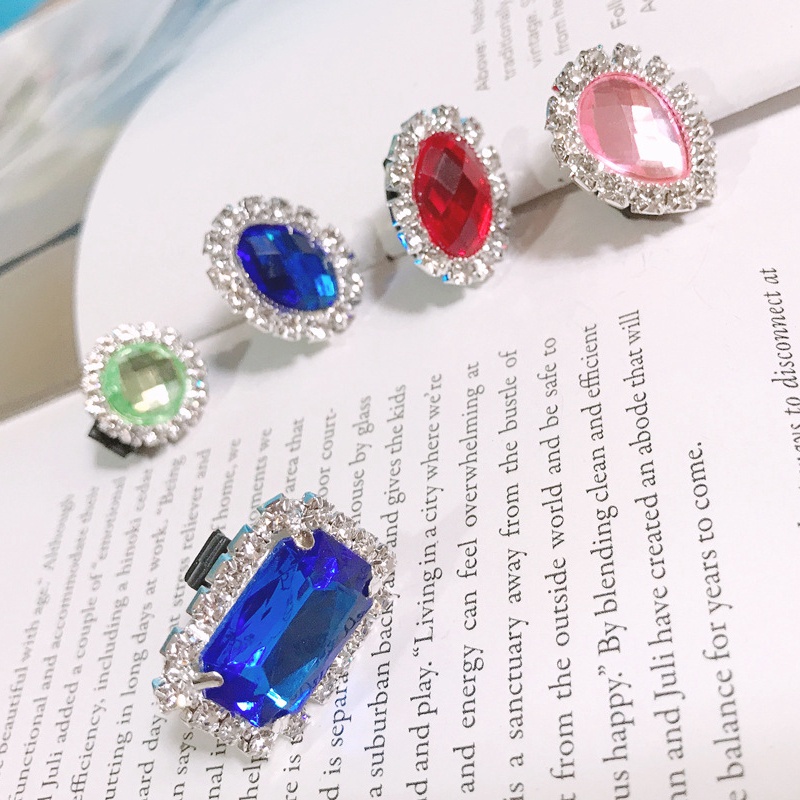 1 Phụ Kiện Trang Trí Dây Giày Đính Đá Sáng Lấp Lánh Xinh Xắn