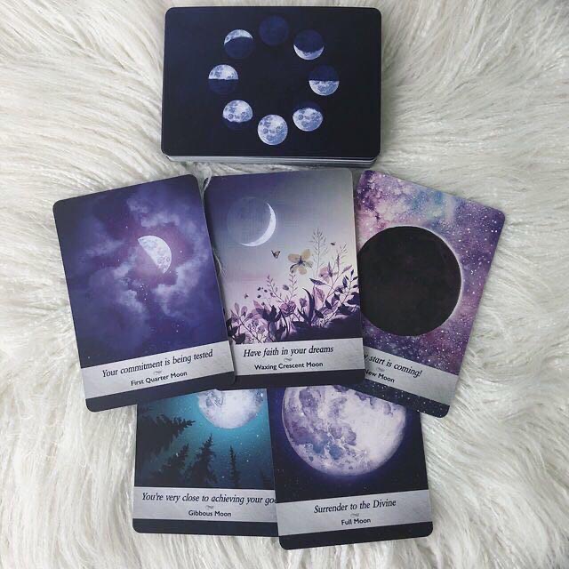 Bộ bài Moonology Oracle Cards: A 44-Card Moon Astrology Oracle Deck NXB Hay House - Yasmin Boland