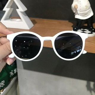 Kính mắt mèo hot trend.