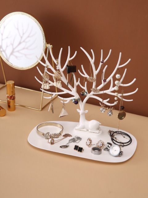 Cây treo đồ trang sức