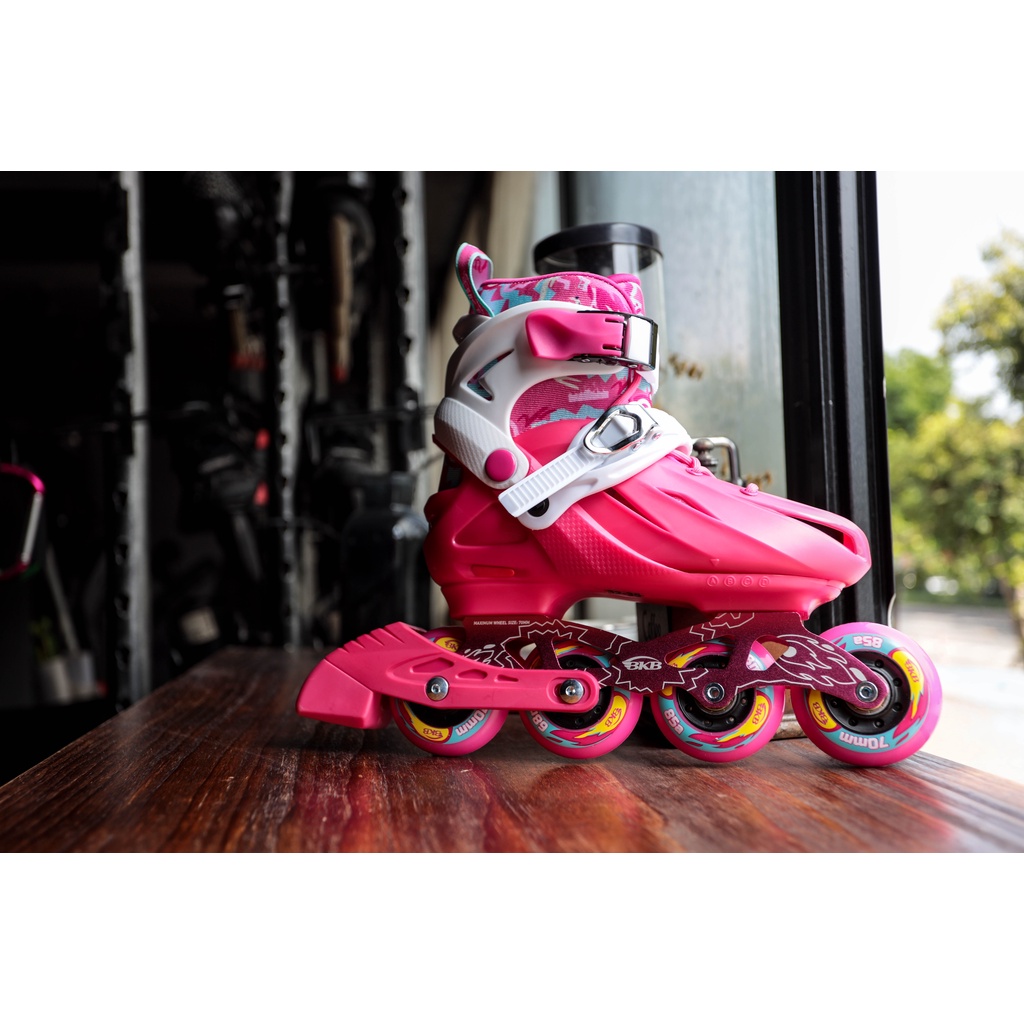 Giày Patin Trẻ Em Flying Eagle BKB K8, Giày Trượt Patin Form Nhựa Cao Cấp, Tặng Kèm Bảo Hộ Tay Chân Cho Bé