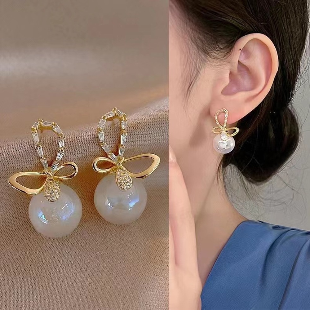 Bông Tai Hình Bướm Đính Ngọc Trai Sang Trọng Cao Cấp