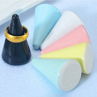 Giá Sứ Trưng Bày Nhẫn Trang Sức