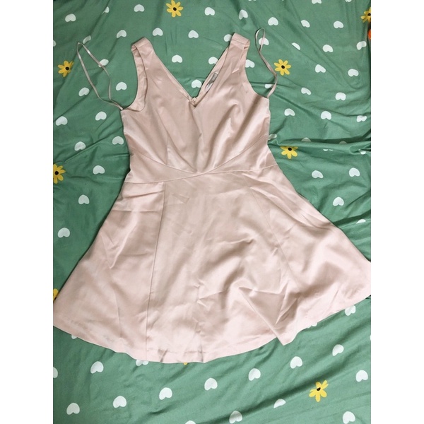 Thanh lý váy đầm màu hồng phấn nhạt của hãng Forever 21