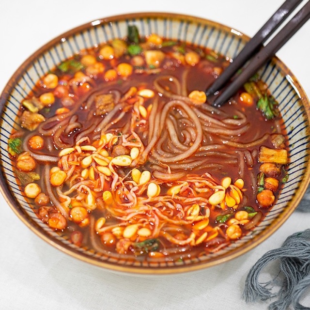 Có sẵn dạng ly và gói- Miến chua cay Trùng Khánh Lý Tử Thất gói 252g | BigBuy360 - bigbuy360.vn