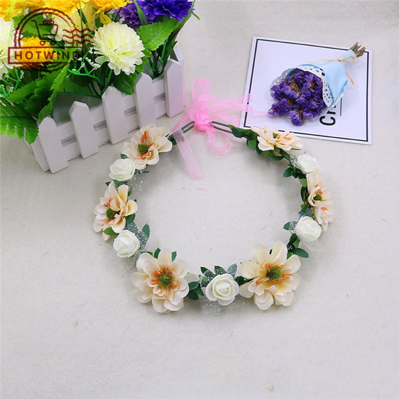 Vòng hoa đội đầu cô dâu xinh xắn
