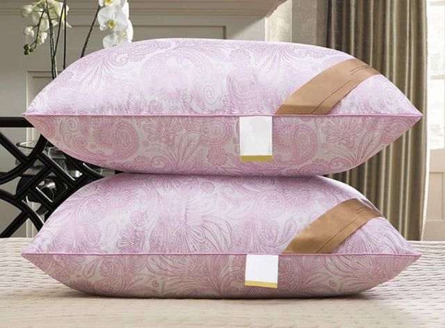 1 Gối nhung cao cấp dành cho khách sạn 5 sao,,,,