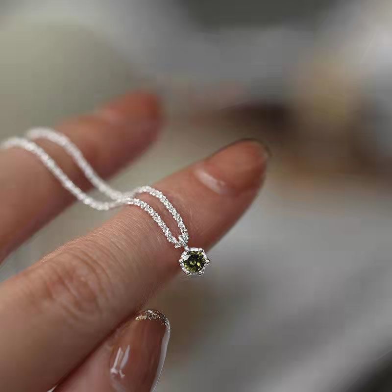 Vòng cổ Đính Đá zircon Màu Xanh Lá Cây Lấp Lánh Đơn Giản Cho Nữ