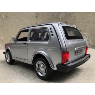 Mô hình xe lada niva 2020 - 1:32