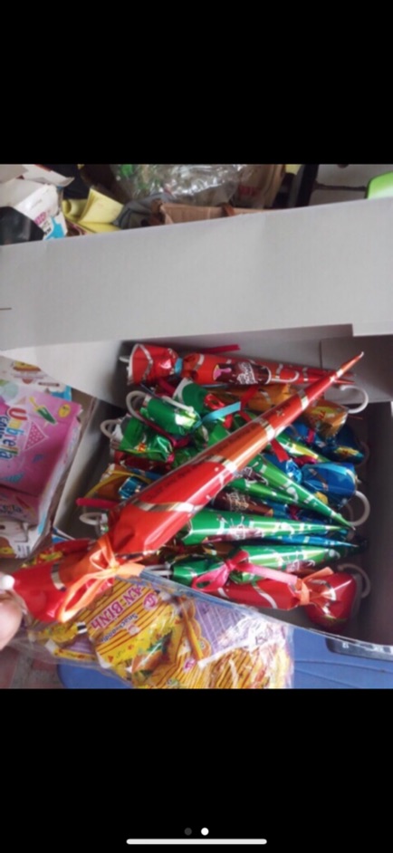 Kẹo socola nhân sữa hình cái ô ( 20 cái 1 hộp )