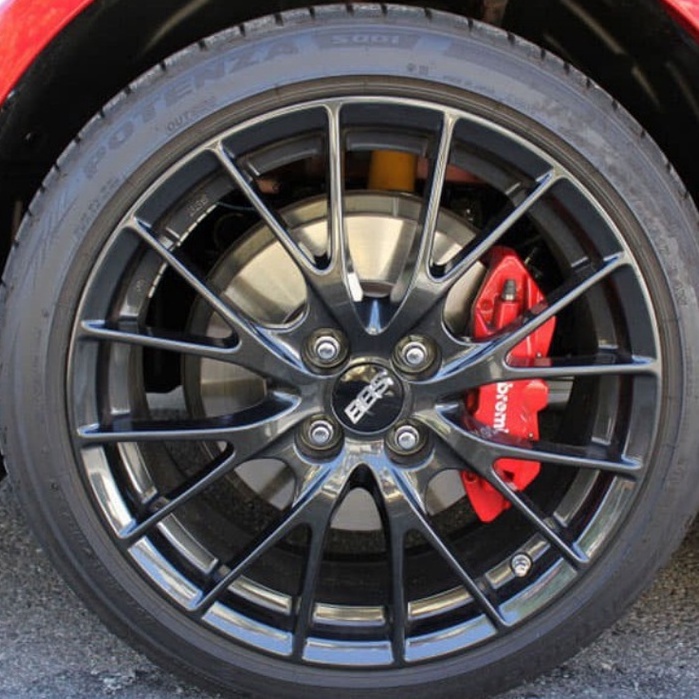 Bộ 2 Ốp má phanh hợp kim Brembo cho xe ô tô size mâm 16-17inch phong cách thể thao, mạnh mẽ