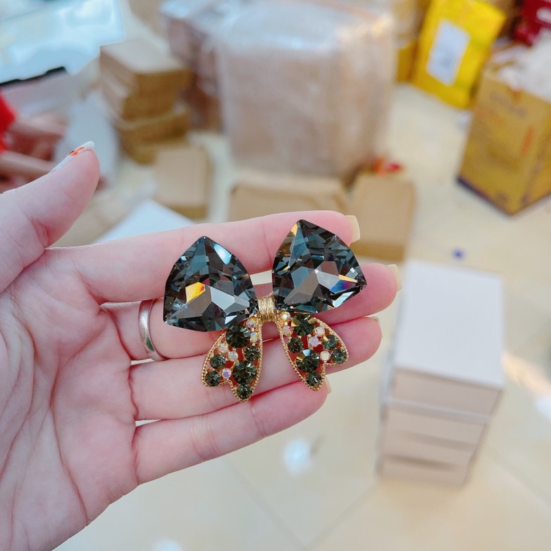 charm nơ lẻ