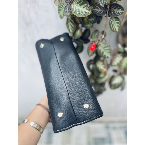 SALE - túi si da thật hiệu Junko