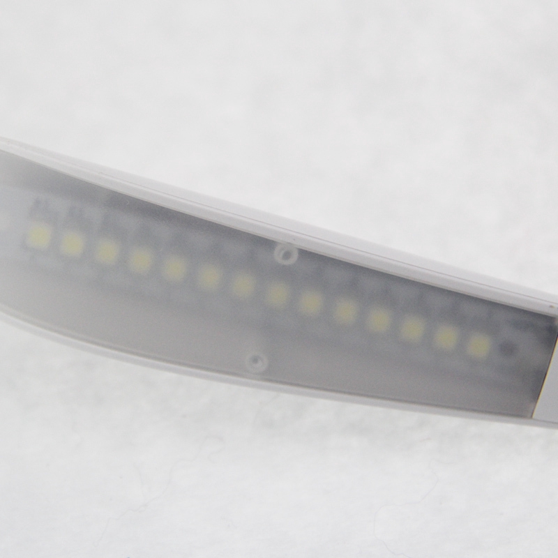 Đèn LED siêu sáng với đầu USB gắn laptop có thể uốn cong linh hoạt đầy tiện lợi
