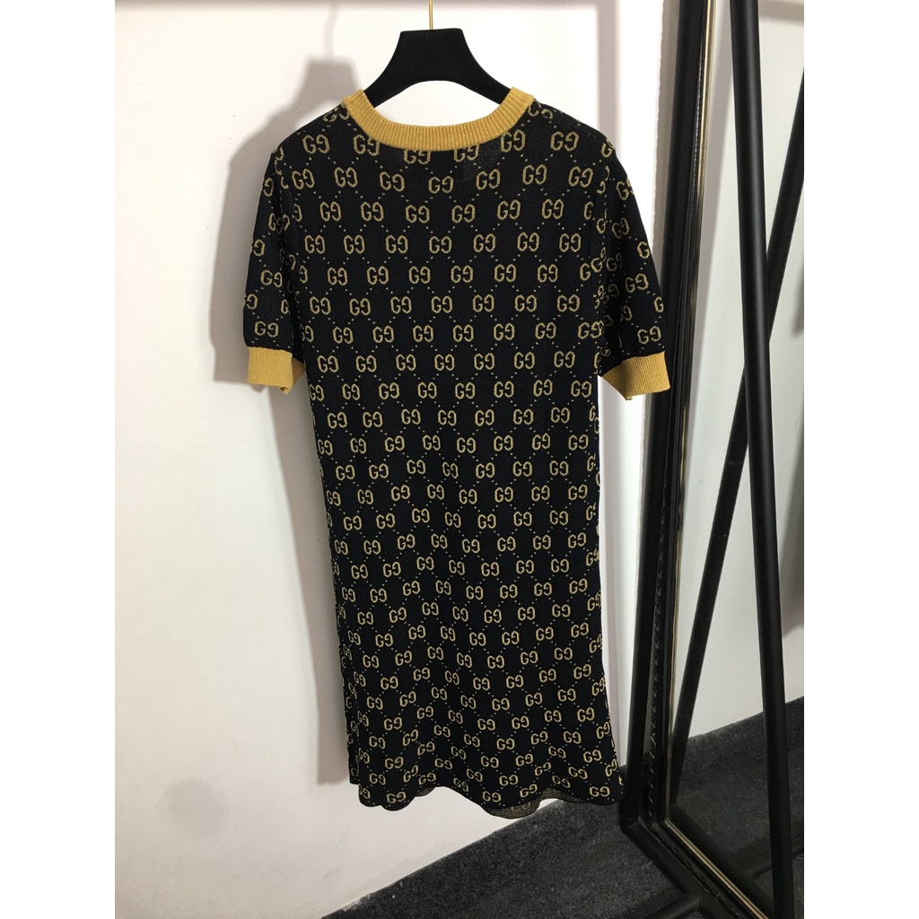 Váy len nữ dáng ôm GUCCI GG GC với kiểu dáng, họa tiết  mang phong cách vintage