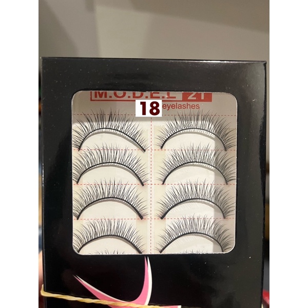 Mi giả dán đi tiệc