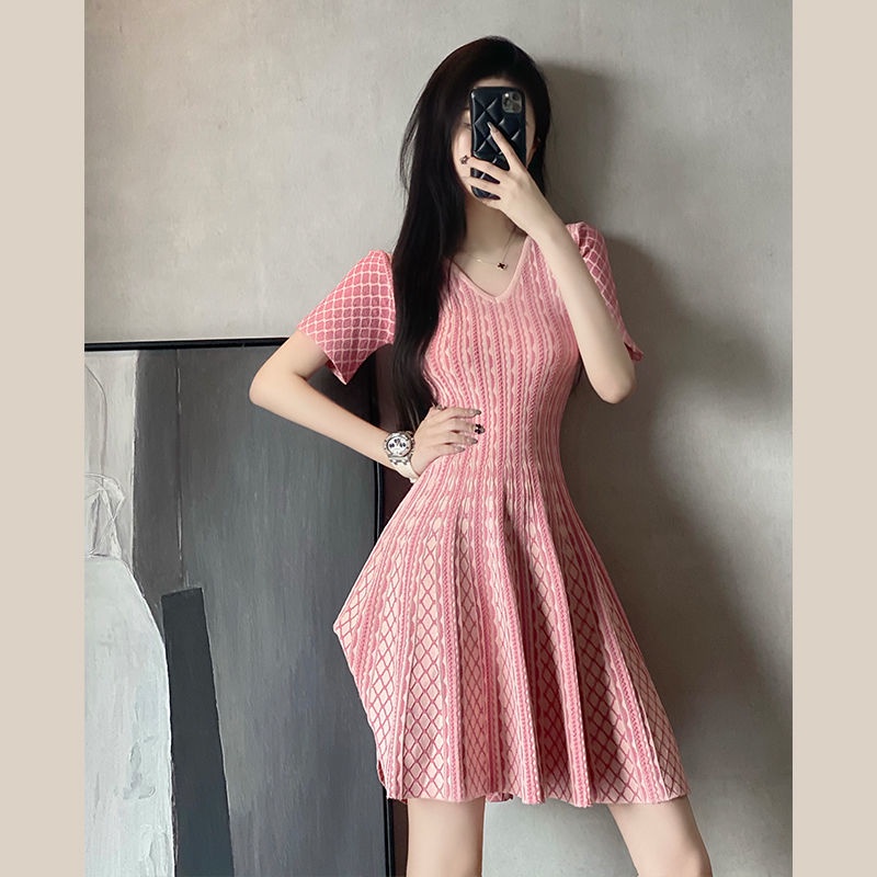 V-collar pink knitted dress women's summer 2021 summer new French style skirt with waist-tucked waist