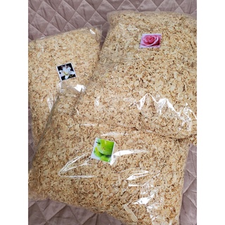 Mùn cưa thơm lót chuồng dùng cho hamster đóng gói 0.5 kg( không bột 100 % lá thông)
