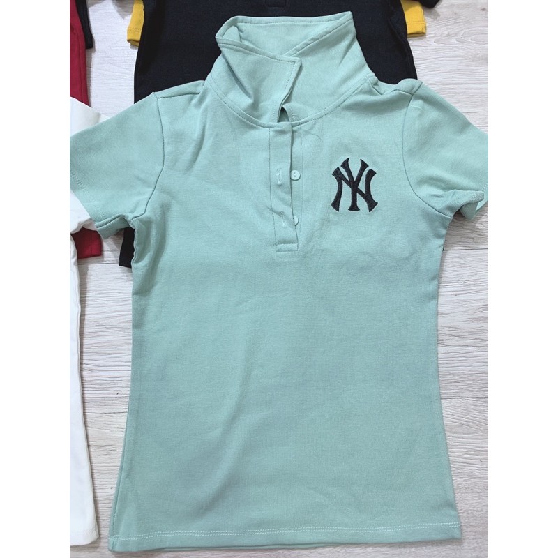 áo thun ôm có cổ thêu logo | BigBuy360 - bigbuy360.vn