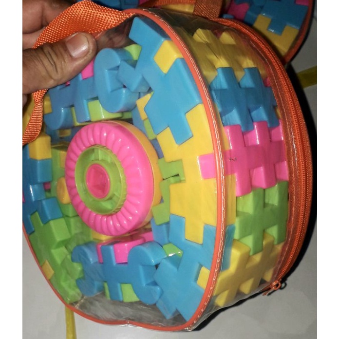 Một giỏ lắp ráp khối đa năng có 72 chi tiết bằng nhựa rất đẹp