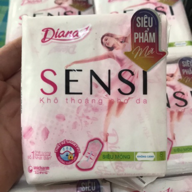Gói 8 Miếng Băng Vệ Sinh Diana Sensi Siêu Mỏng Không Cánh