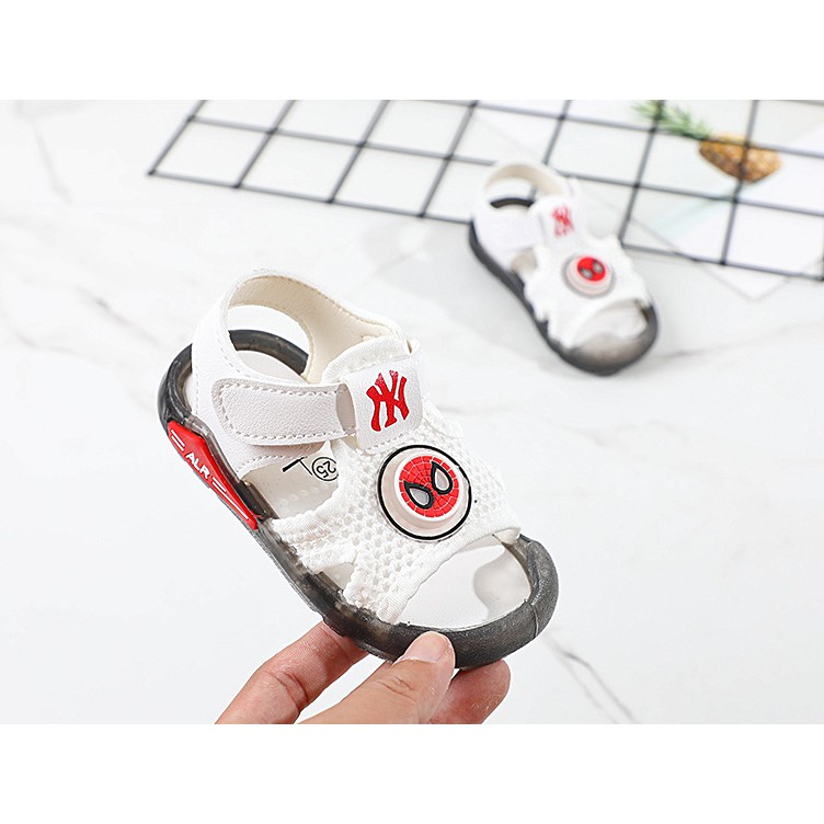 sandal nhện bé trai size 22-27 mũi chống vấp