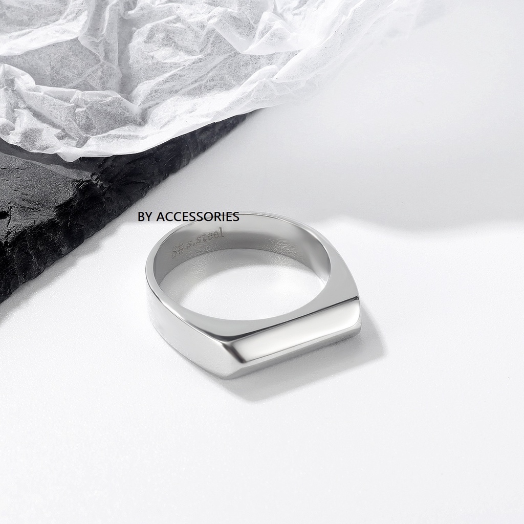 Nhẫn titan unisex mặt 2 cạnh vát nhọn không gỉ UR2101