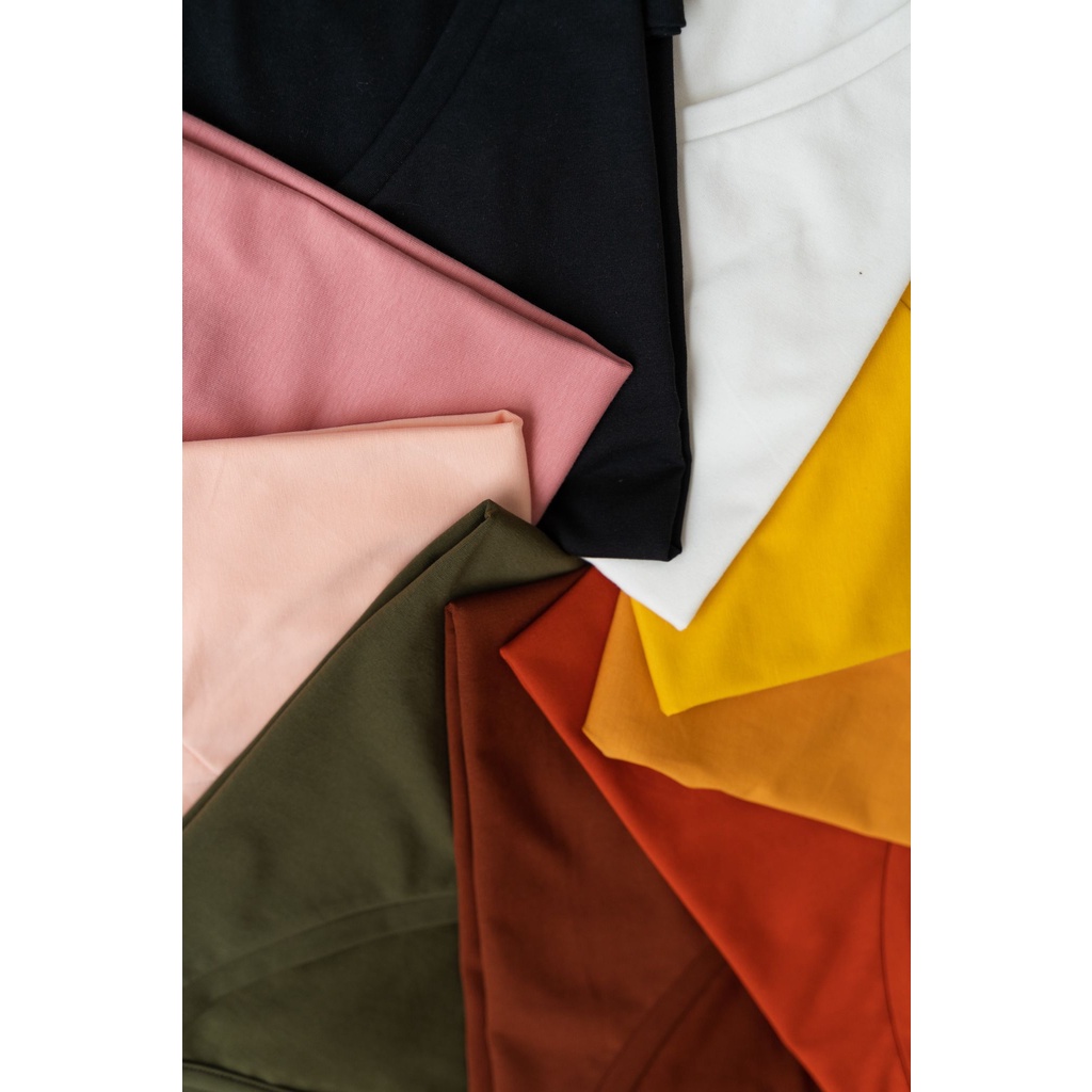 Áo thun ngắn tay nữ MADELEN dáng cổ tim tay lơ vê nhiều màu | BigBuy360 - bigbuy360.vn