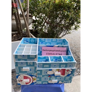 KỆ ĐỰNG MỸ PHẨM 4 HỘC DOREMON