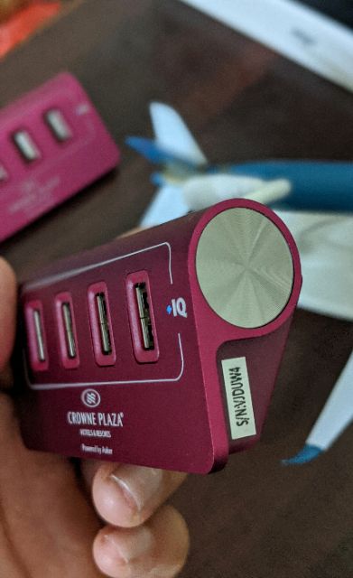 Sạc Anker 4 cổng IQ đặt hàng riêng cho chuỗi Crowne Plaza Hotel