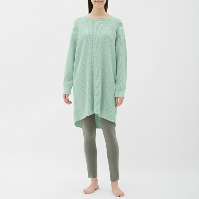 Set áo thun xốp dáng dài nữ &amp; quần leggings thời trang  của GU - Nhật