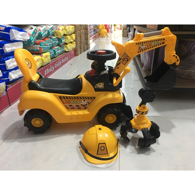 Xe cẩu chòi chân cho bé