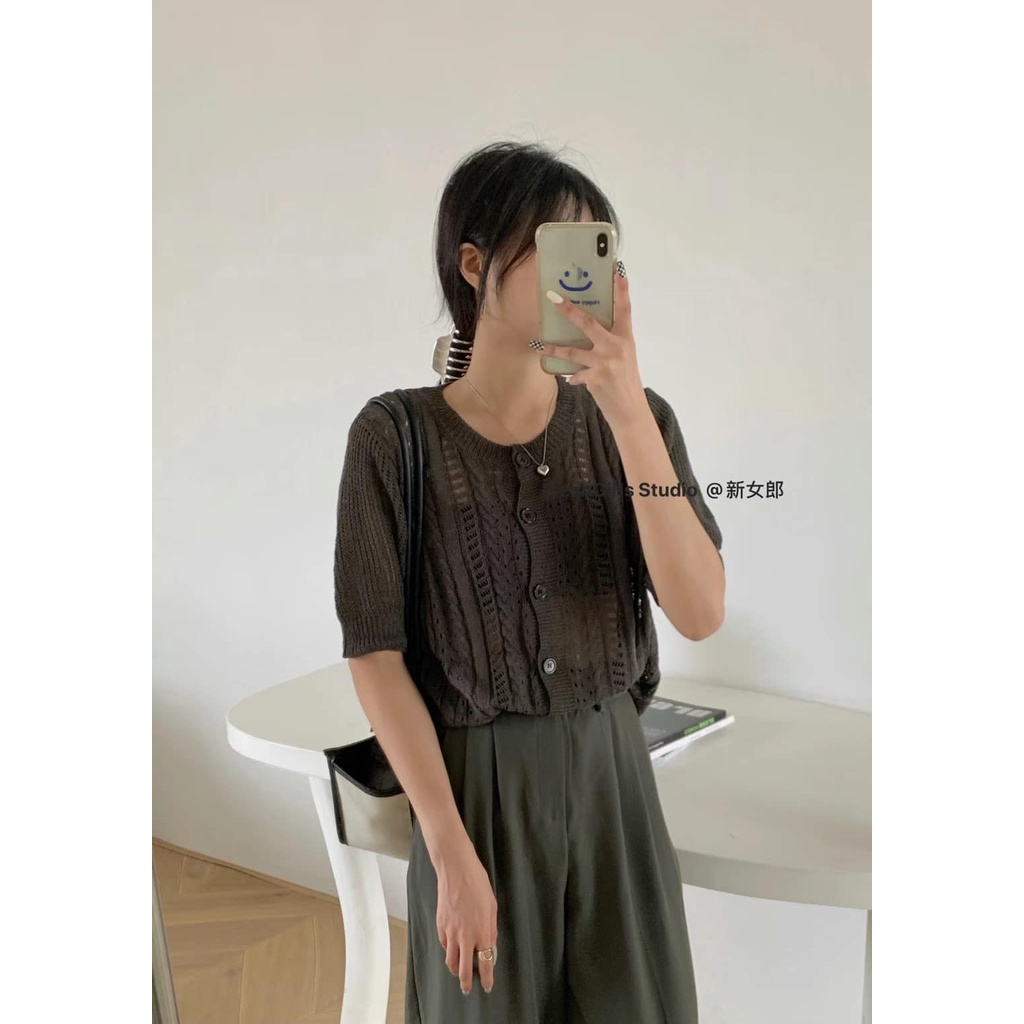 Áo len cộc tay lỗ nhỏ mở khuy 6 cúc A092104
