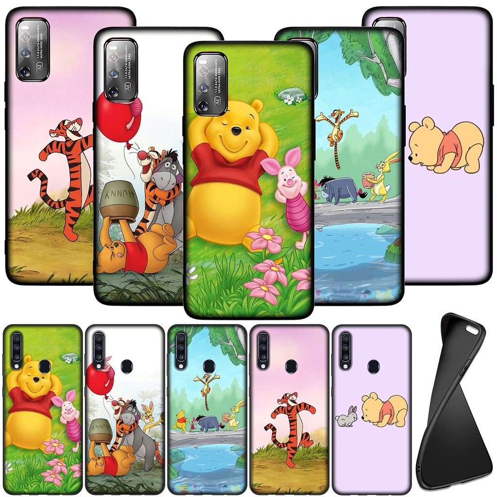 Ốp điện thoại silicone mềm hình gấu Pooh - ốp điện thoại: Gấu Pooh dễ thương sẽ làm bạn yêu từ cái nhìn đầu tiên. Chất liệu silicone mềm mịn, bảo vệ điện thoại toàn diện mà không trầy xước, cộng thêm hình ảnh đáng yêu giúp bạn trẻ trung, năng động hơn.