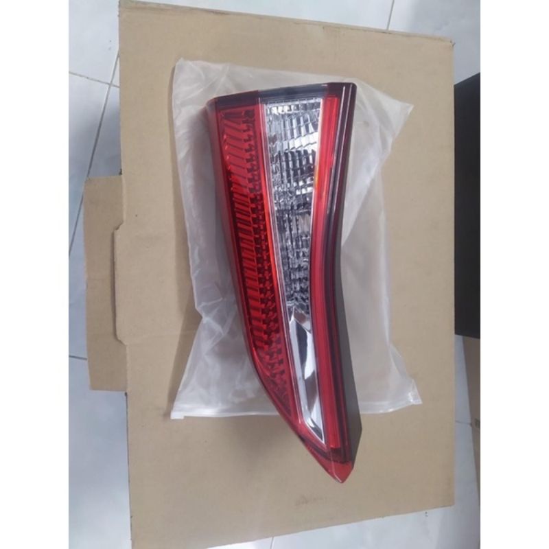Đèn hậu cốp xe Toyota Vios đời 2019 - 2020 mẫu không led Hàng xịn