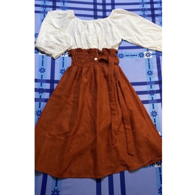 Váy xoè buộc nơ