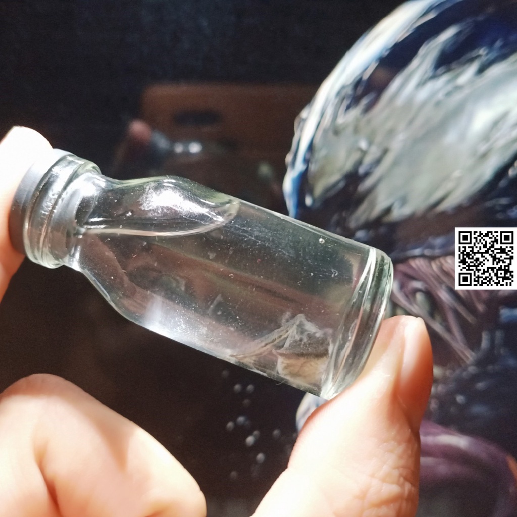 Mô hình lọ chứa tin thể Venom black spider men 1867