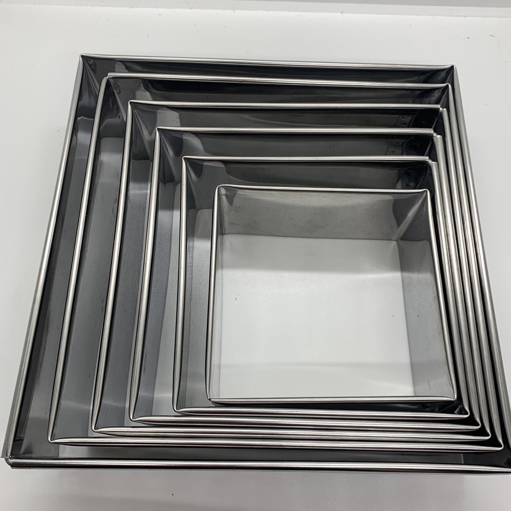 Khuôn Ring vuông cao 6cm làm từ inox đặc biệt chắc chắn. Khuôn dùng làm bánh lạnh, bánh Mous, cắt cốt bánh Gato