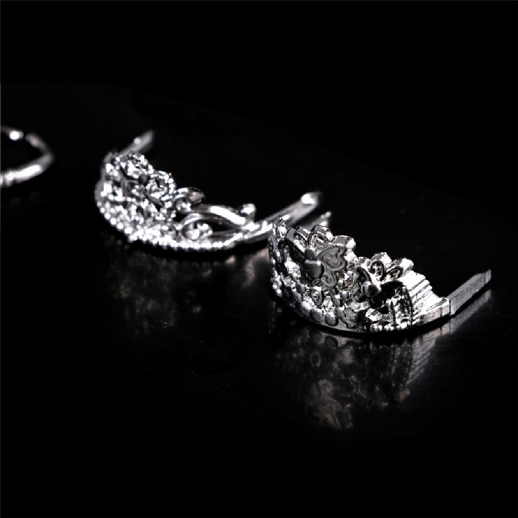 Set 8 món gồm 2 vương miện 2 vòng cổ và 2 vòng tay cho búp bê đáng yêu