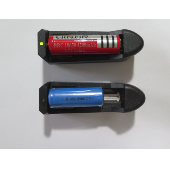 Sạc pin 18650 1 cell Ultrafire Tự ngắt khi đầy dùng được cho pin 18650 và các loại pin lithium