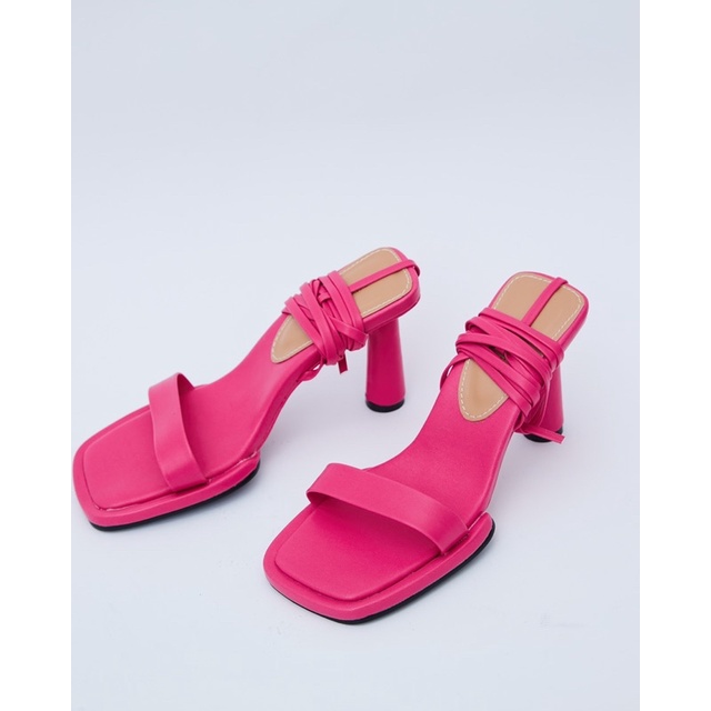 2111 - AUBREY STRING SANDAL